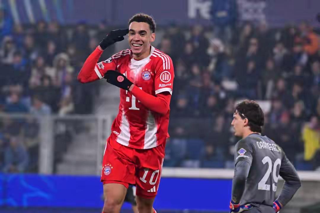 欧冠1/8决赛首回合 拜仁6-1客胜亚特兰大占得先机